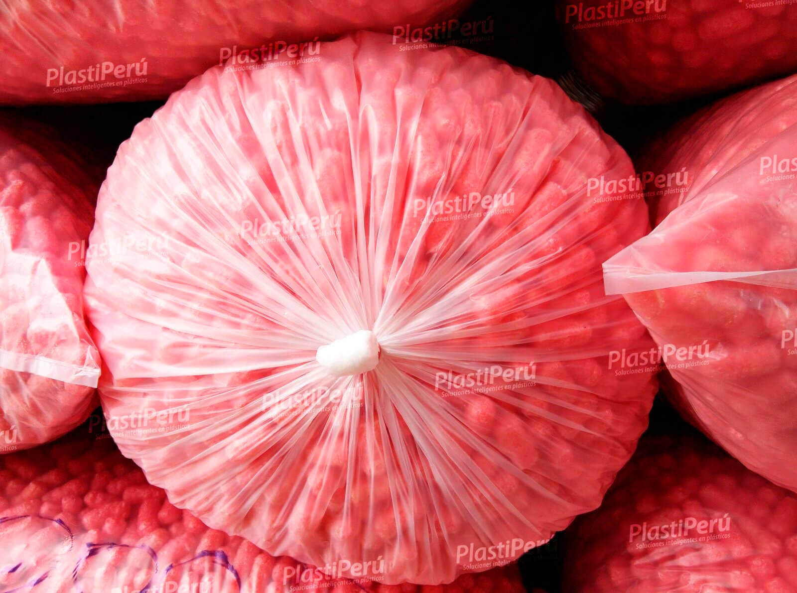 Bolsas plásticas industriales resistentes para empaque en Perú – PlastiPerú